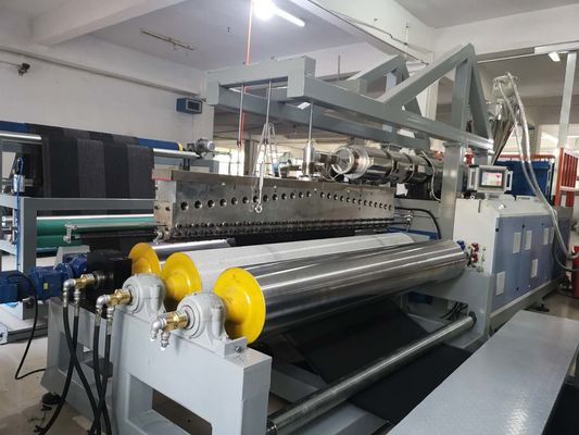 เครื่องสำรองพรม TPE ผลผลิตสูง 2-5 เมตร / นาทีสำหรับขนสัตว์เทียม